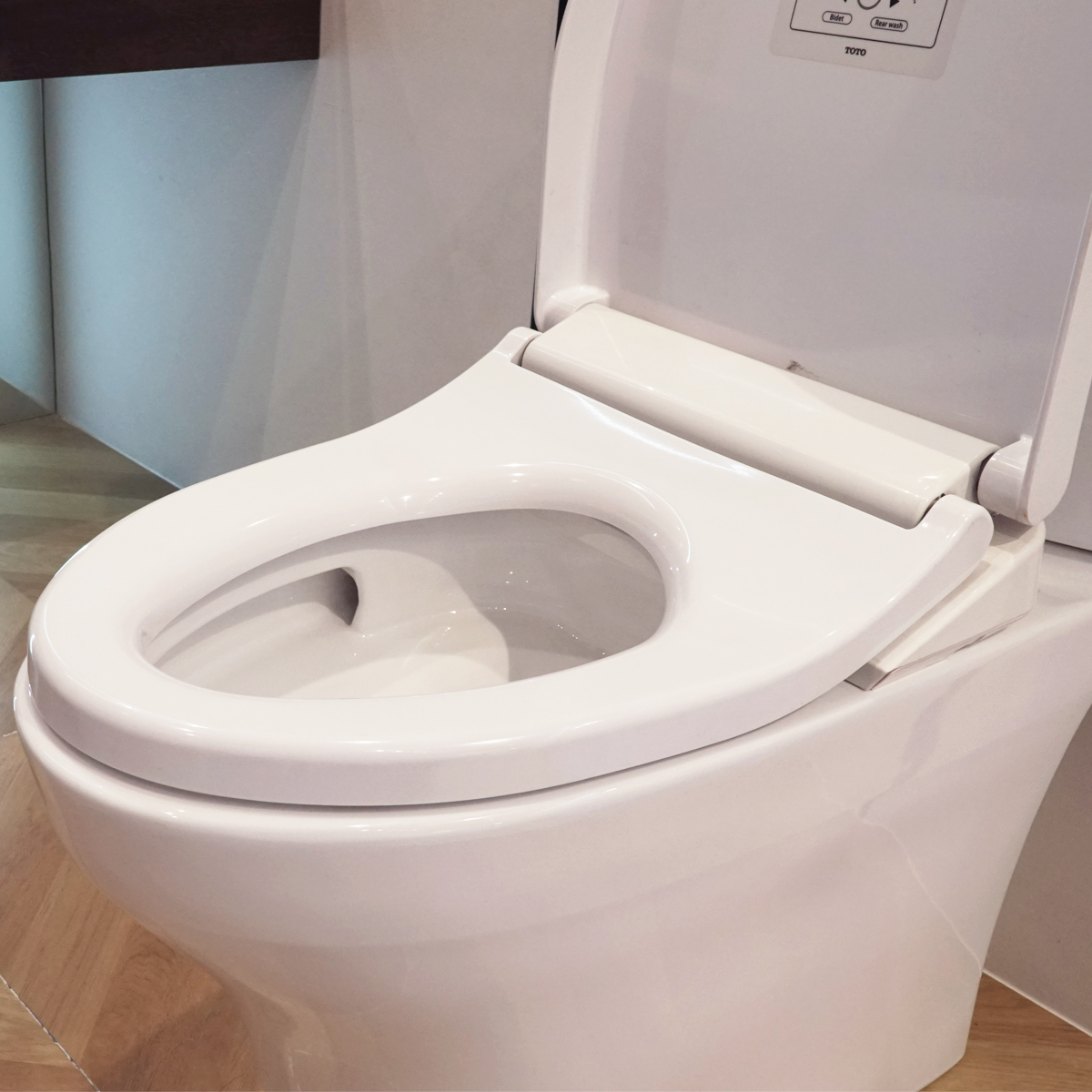 Bồn cầu TOTO CS986GE4 2 khối nắp rửa cơ TCW1211A - 5