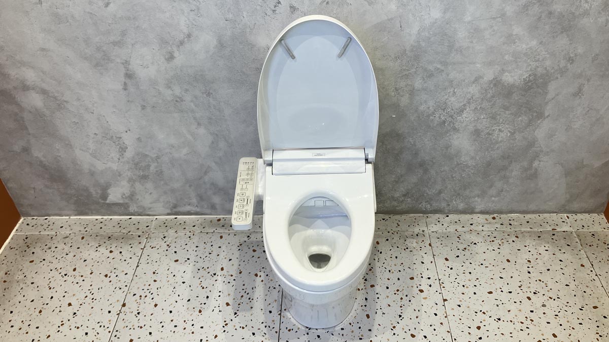 Bồn cầu TOTO CS838DW16 2 khối nắp điện tử Washlet C2 TCF23410AAA - 7