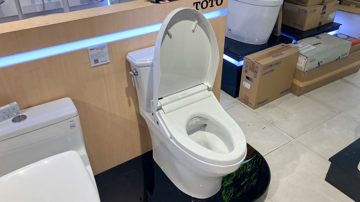Bồn cầu TOTO CS986CGW15 2 khối nắp điện tử Washlet C5 TCF24460AAA giấu dây - 7