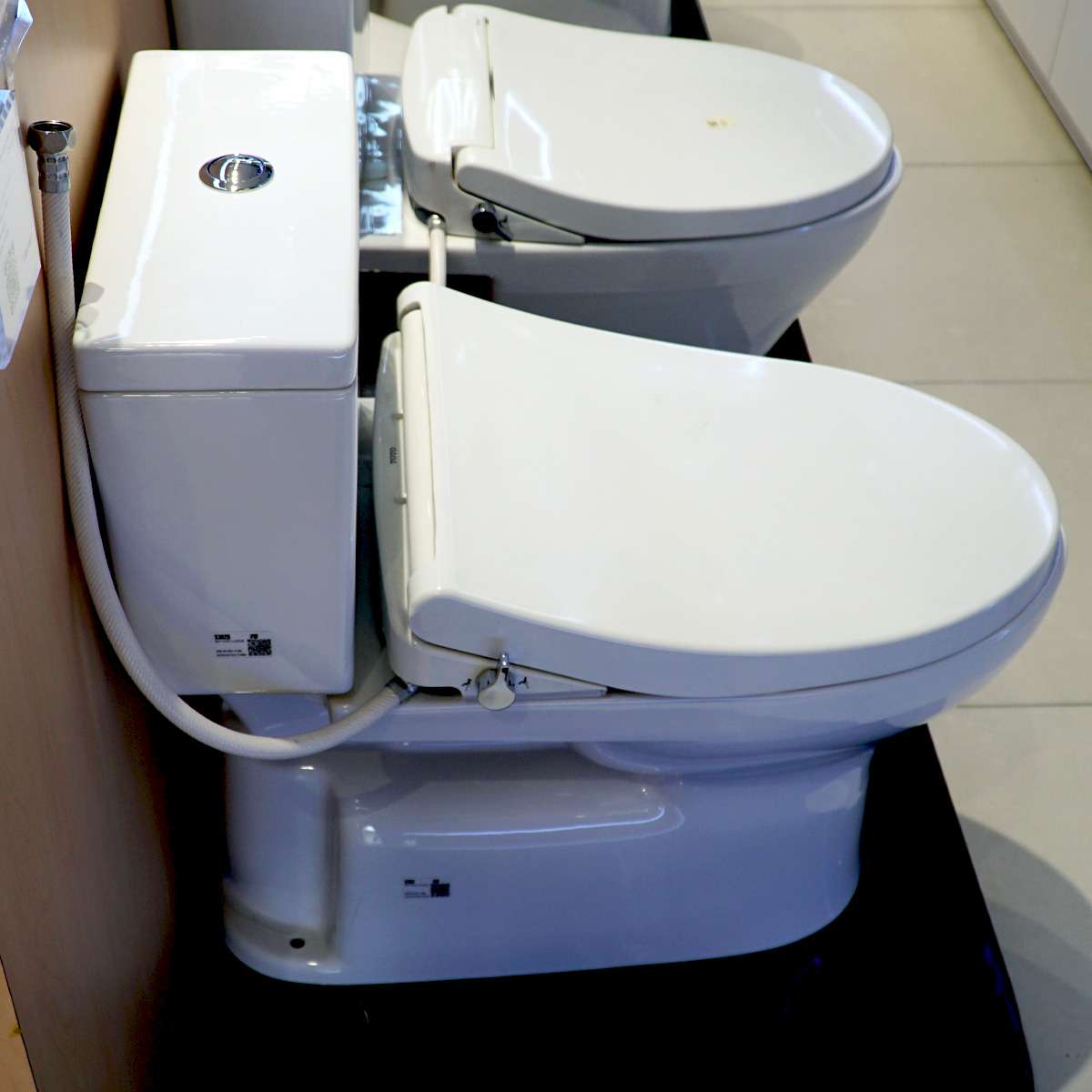 Bồn cầu TOTO CS302DE4 2 khối nắp rửa cơ TCW1211A - 3