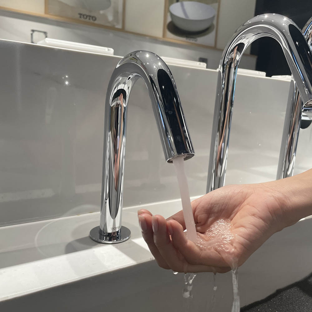 Vòi lavabo cảm ứng TOTO TLE26006V - 2