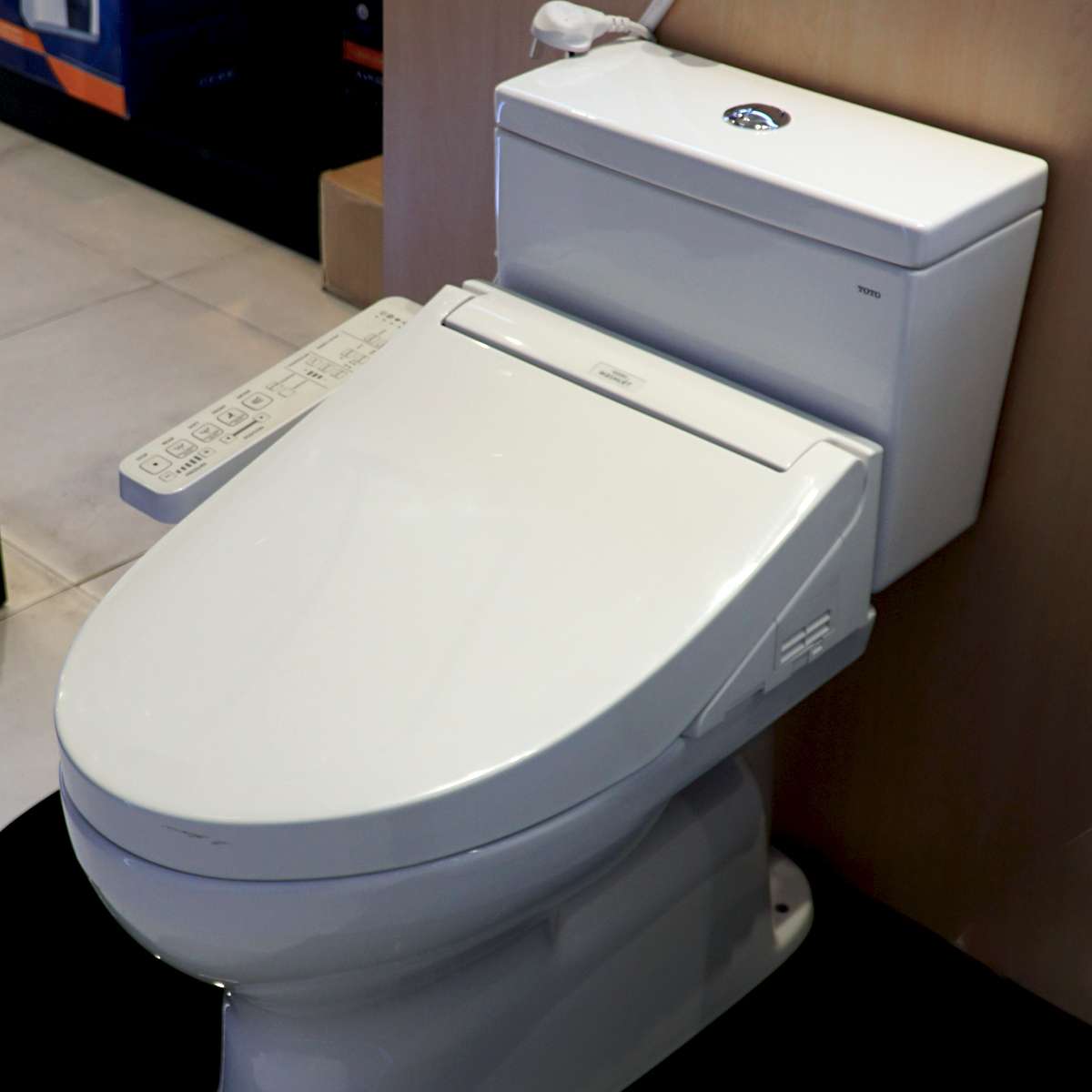 Bồn cầu TOTO CS302DW16 2 khối nắp điện tử Washlet C2 TCF23410AAA - 2