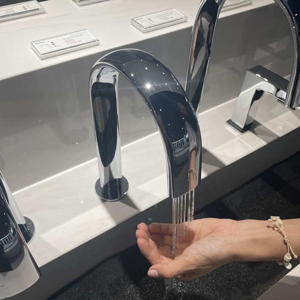 Vòi lavabo cảm ứng TOTO TLE24007A - 9