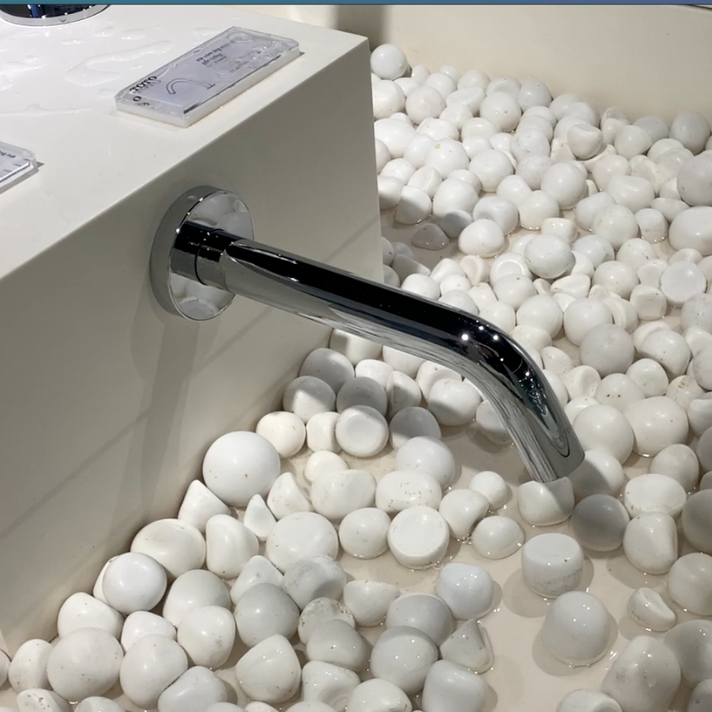 Vòi lavabo cảm ứng TOTO TLE26010A - 2