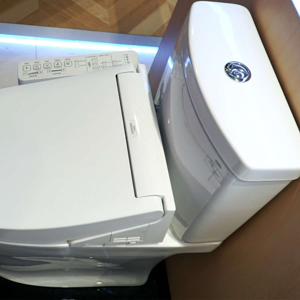 Bồn cầu TOTO CS769DRW16 2 khối nắp điện tử Washlet C2 TCF23410AAA - 3