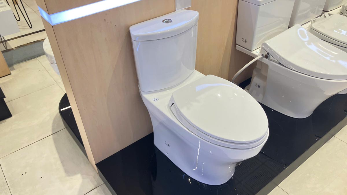 Bồn cầu 2 khối TOTO CS838DT2 nắp đóng êm TC393VS - 2