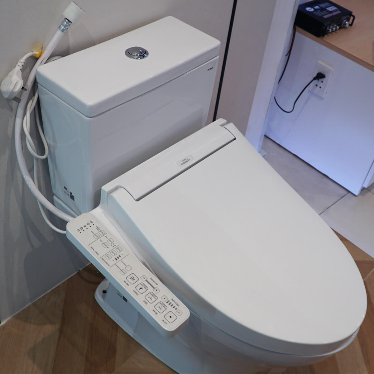Bồn cầu TOTO CS326DW16 2 khối nắp điện tử Washlet C2 TCF23410AAA - 5