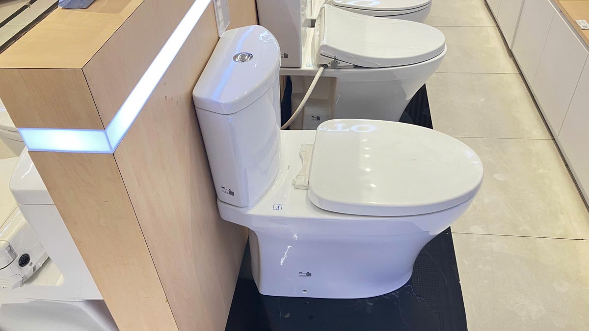 Bồn cầu 2 khối TOTO CS838DT3 nắp đóng êm TC385VS - 5