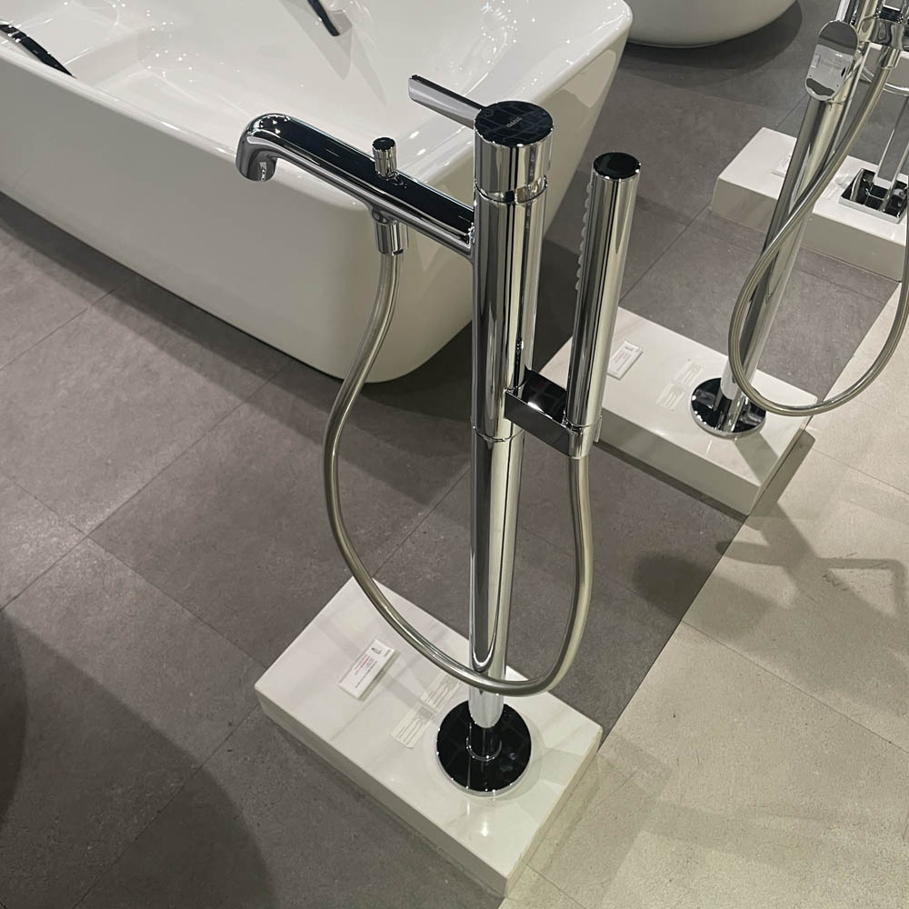 Vòi xả bồn tắm TOTO TBG11306AA TBN01105B đặt sàn nóng lạnh (kèm đế) - 7