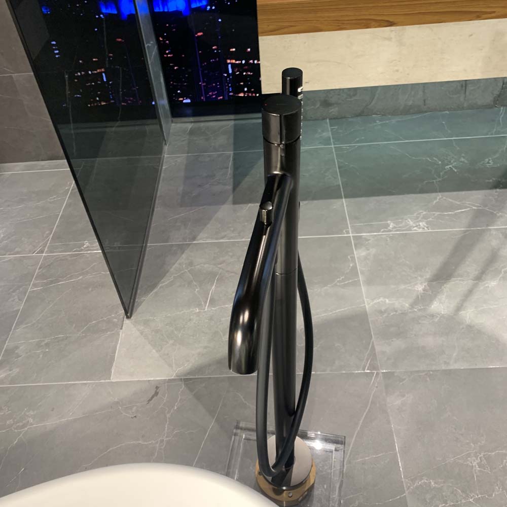 Vòi xả bồn tắm TOTO TBG11306AA đặt sàn nóng lạnh - 5