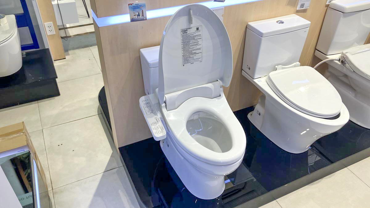 Bồn cầu TOTO CS302DW18 2 khối nắp điện tử TCF23710AAA Washlet C2 cơ bản - 6