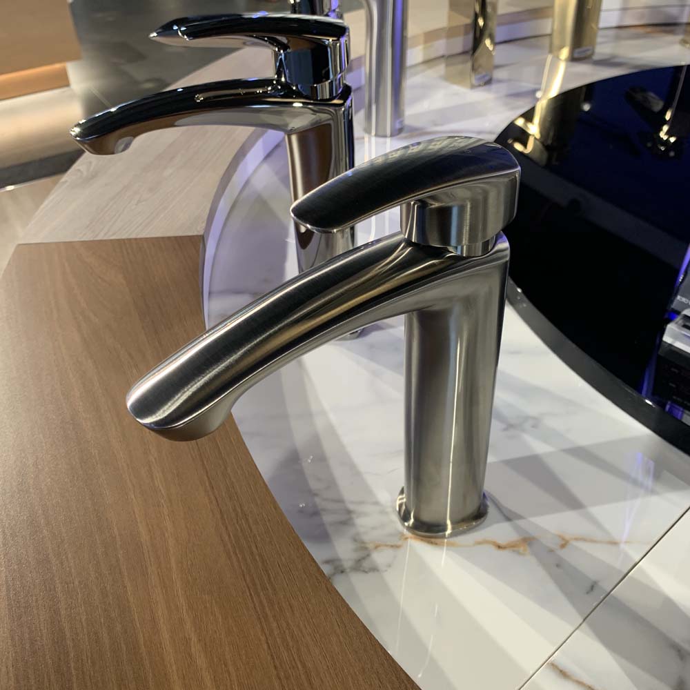 Vòi lavabo nóng lạnh GM TOTO TLG09303V - 9