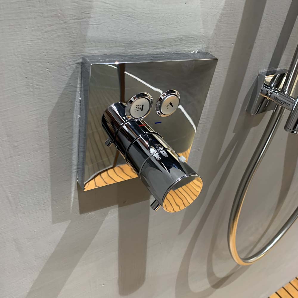 Van điều chỉnh nhiệt độ kèm van chuyển hướng (2 đn) TOTO TBV02406B kèm phụ kiện âm tường TBN01001B - 2