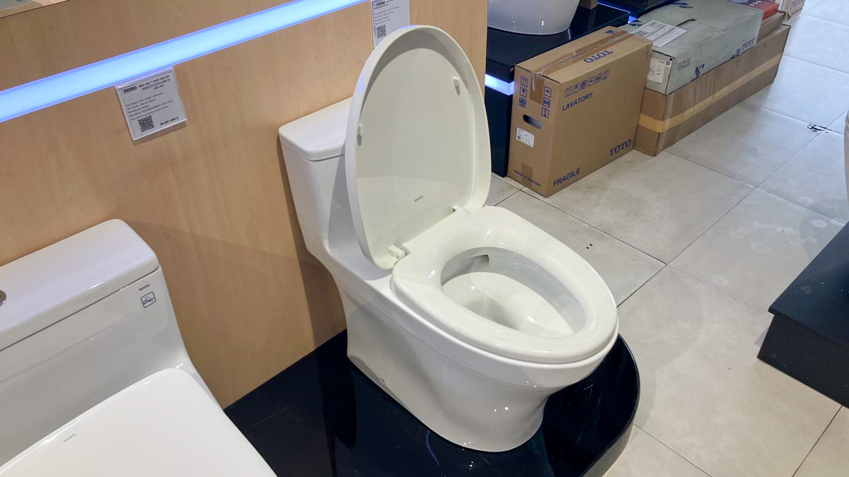 Bồn cầu 1 khối TOTO MS885DT3 nắp đóng êm TC385VS - 8
