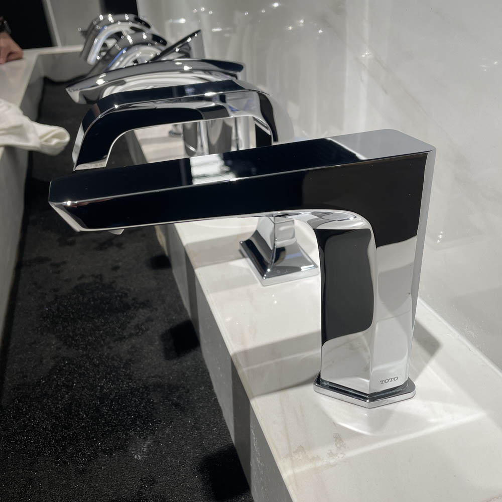 Vòi lavabo cảm ứng TOTO TLE20006A - 11