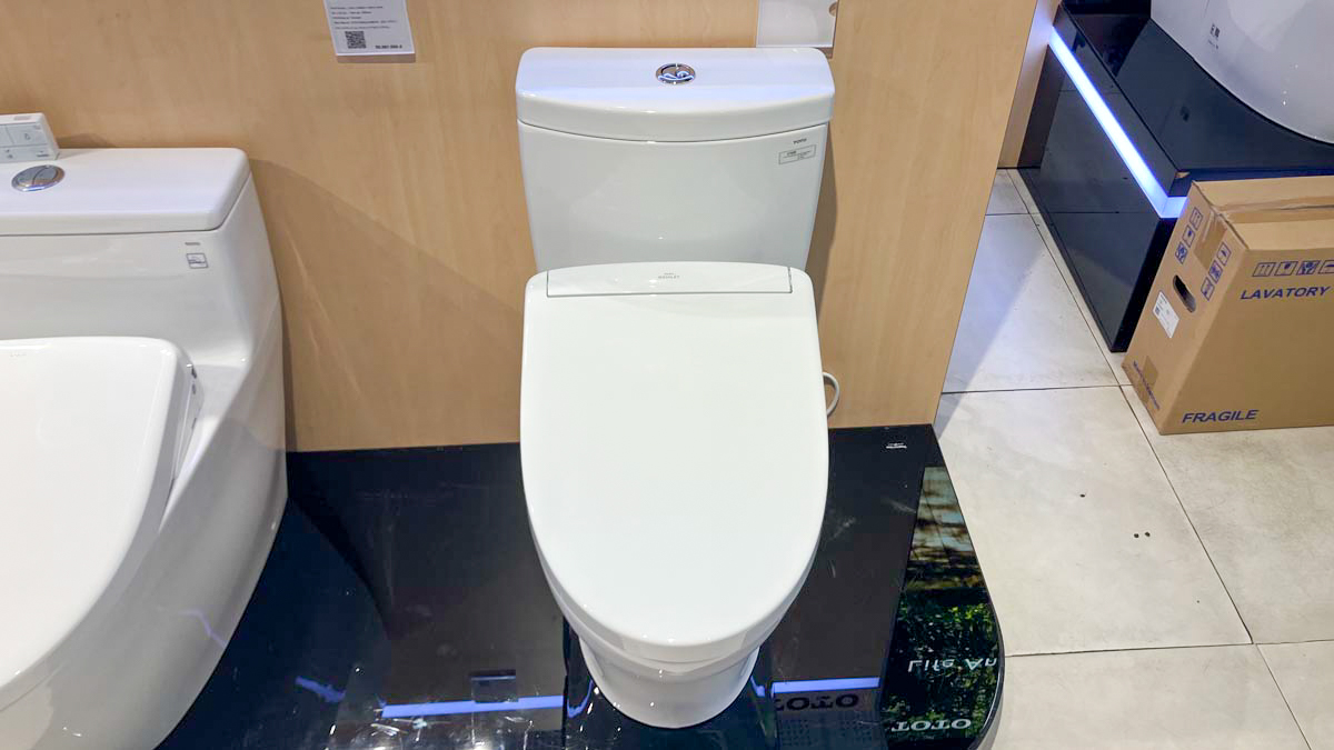Bồn cầu TOTO CS769DRW25 2 khối nắp điện tử Washlet S5 TCF34461GAA - 4