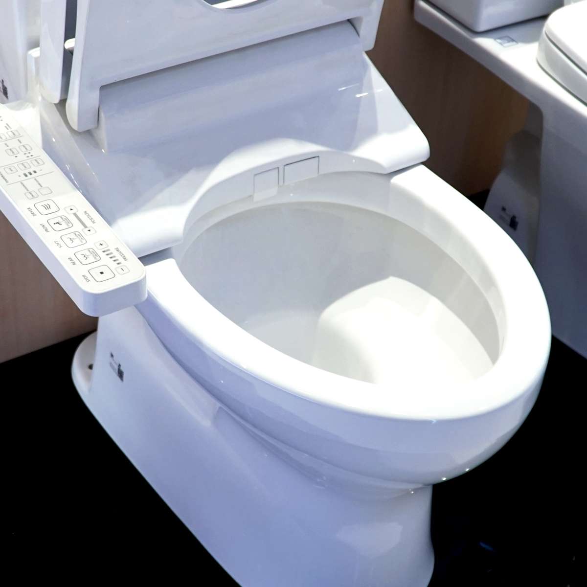Bồn cầu TOTO CS302DW16 2 khối nắp điện tử Washlet C2 TCF23410AAA - 9