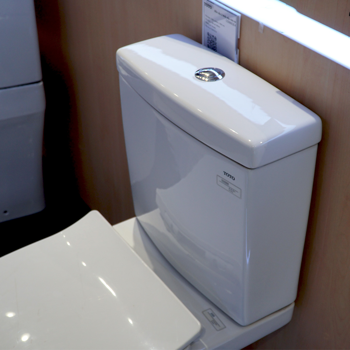 Bồn cầu 2 khối TOTO CS320DRT8 nắp đóng êm TC600VS - 8