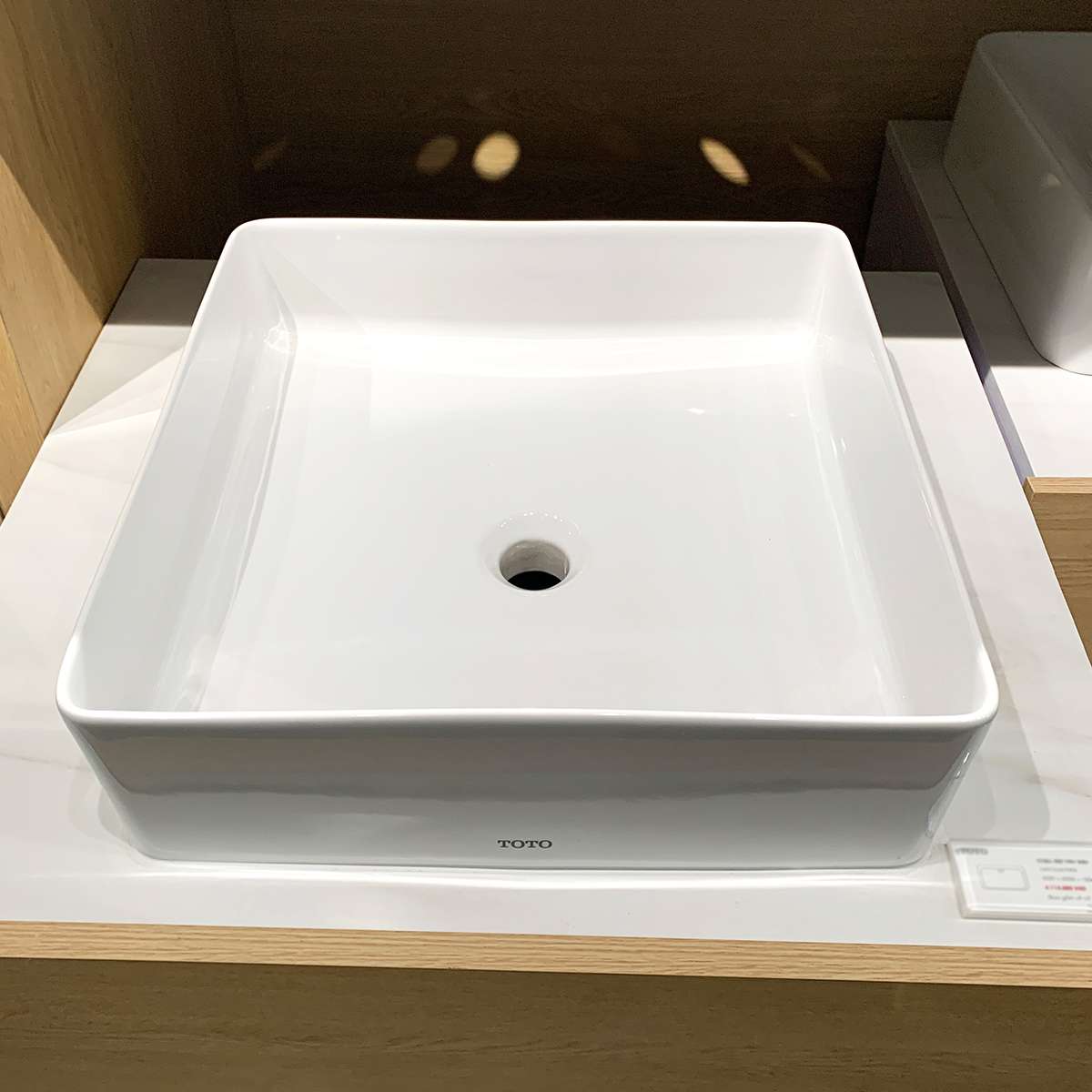 Chậu rửa lavabo đặt bàn TOTO LW574JWF - 9