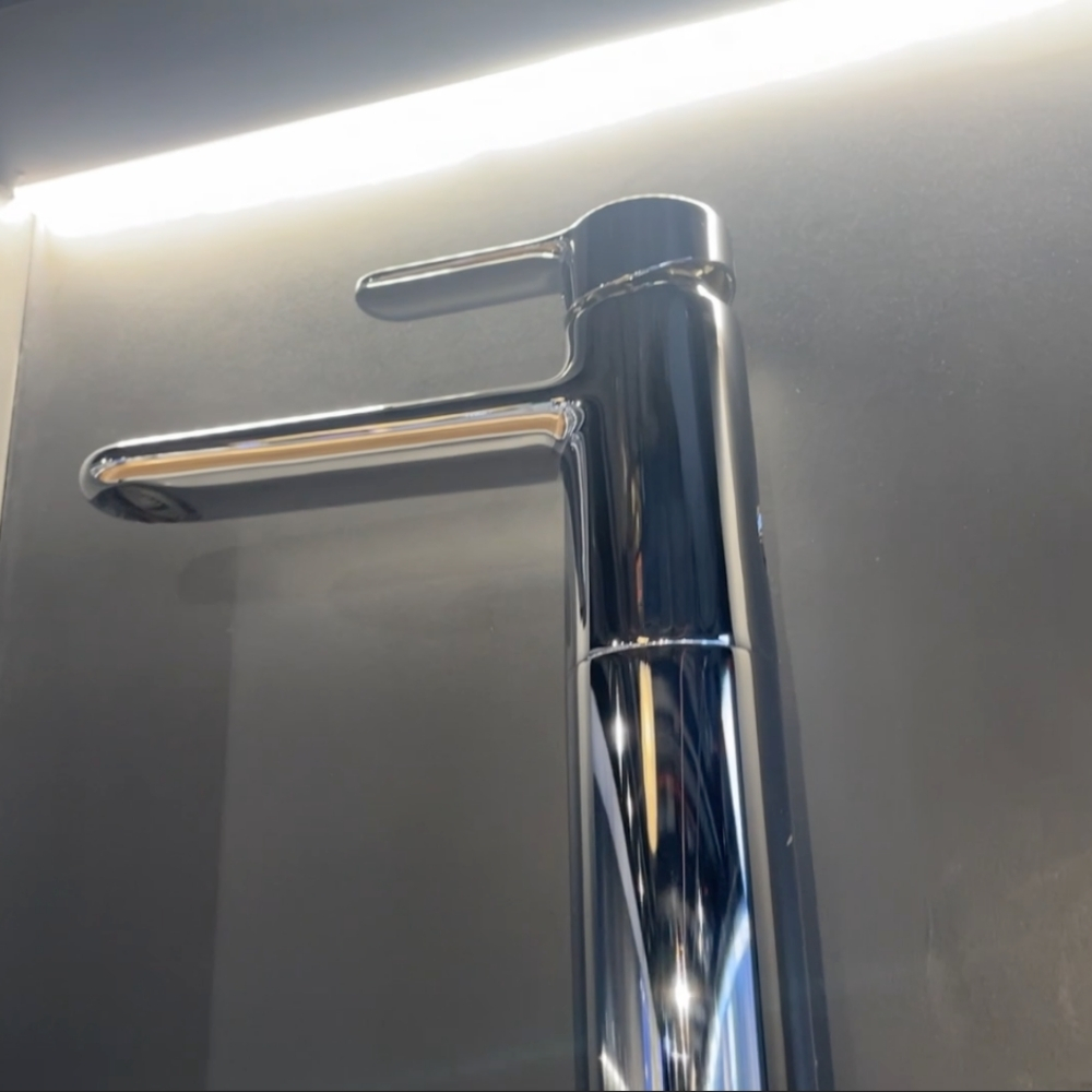 Vòi lavabo nóng lạnh New Standard TOTO TVLM111NS - 2
