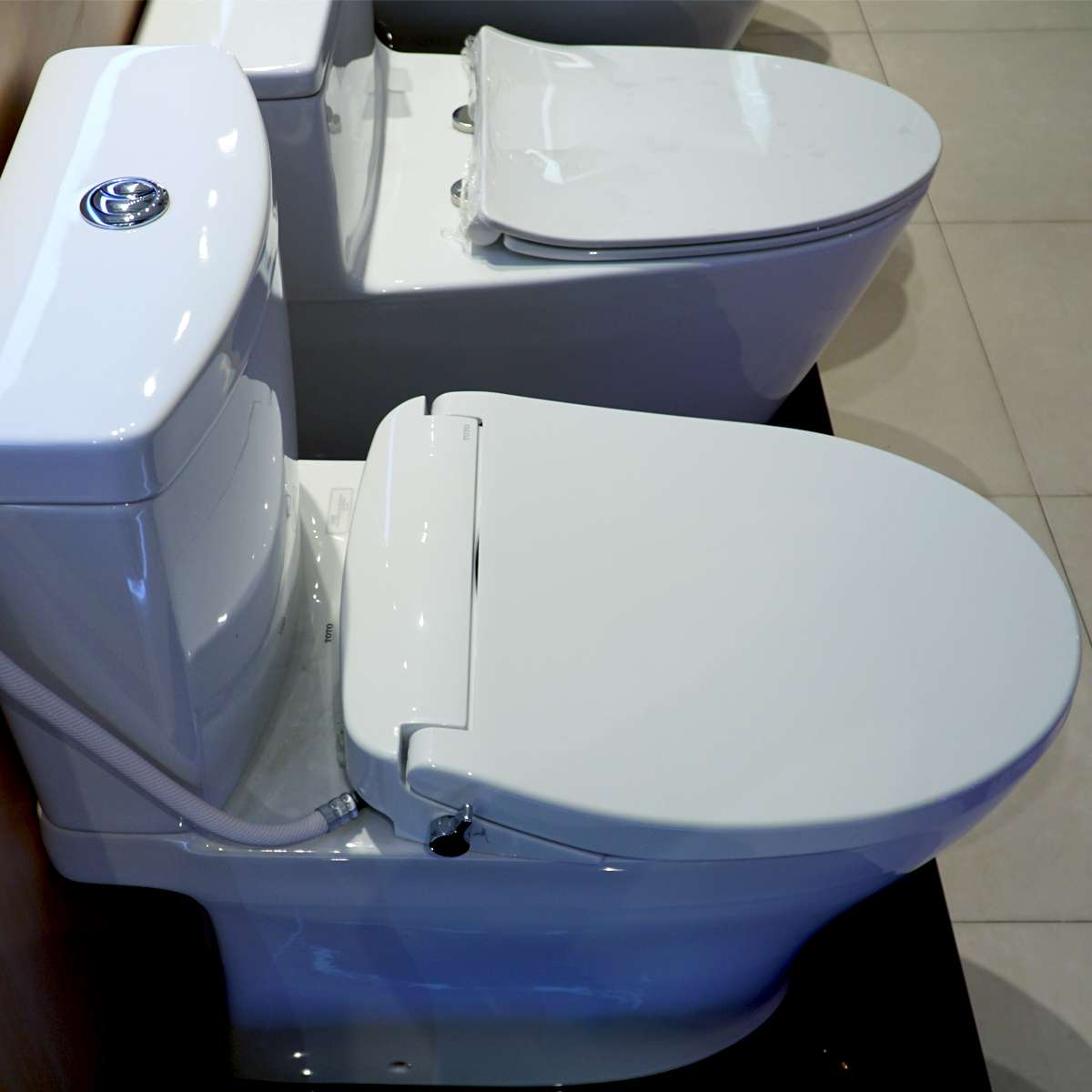 Bồn cầu 2 khối TOTO CS769DRT2 nắp đóng êm TC393VS - 2