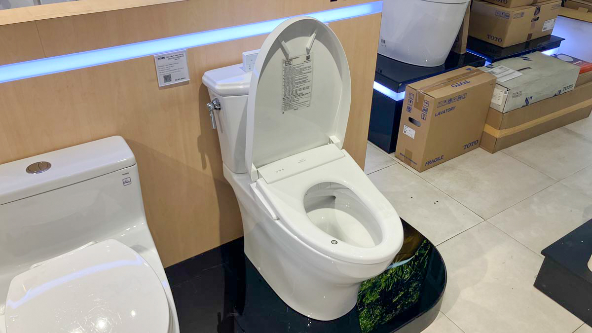 Bồn cầu TOTO CS986CGW23 2 khối nắp điện tử Washlet S7 TCF47360GAA giấu dây - 6