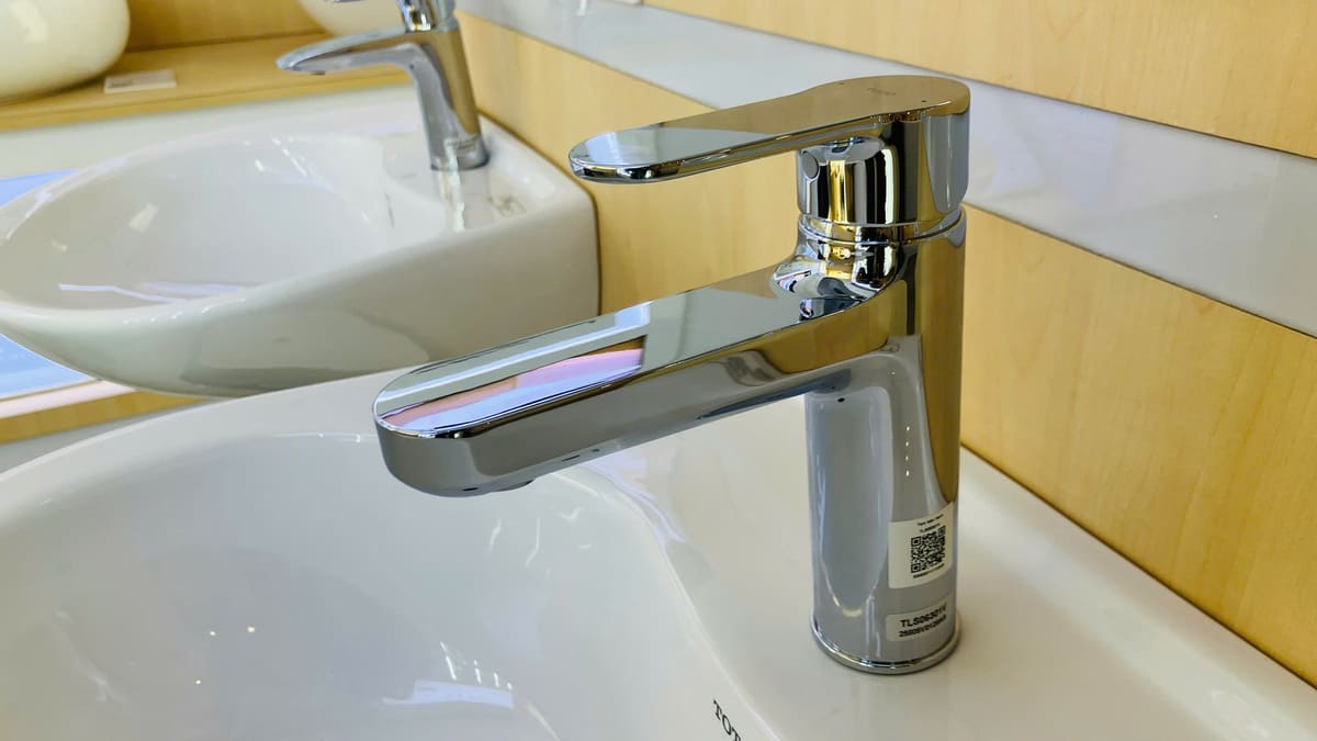 Vòi lavabo nóng lạnh TOTO TLS06301V - 3