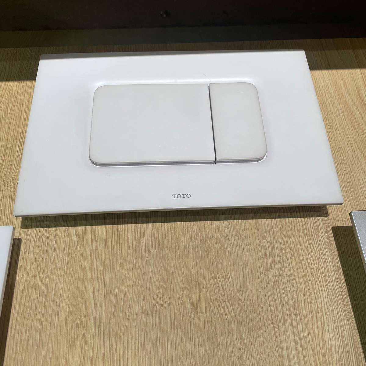 Nắp đậy nút xả TOTO MB170P - 6