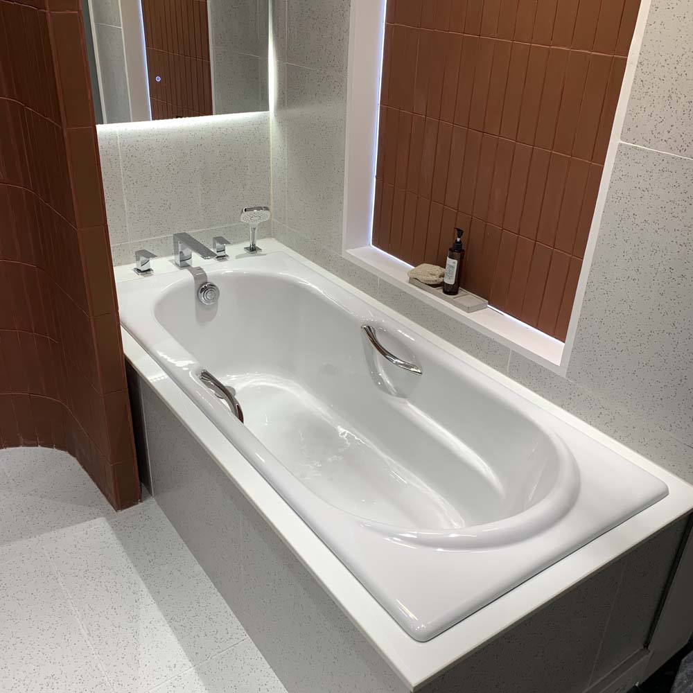 Bồn tắm TOTO FBY1720NHPE#W TVBF412 DB505R-2B gang tráng men 1m7 tay vịn gồm bộ xả thải - 6
