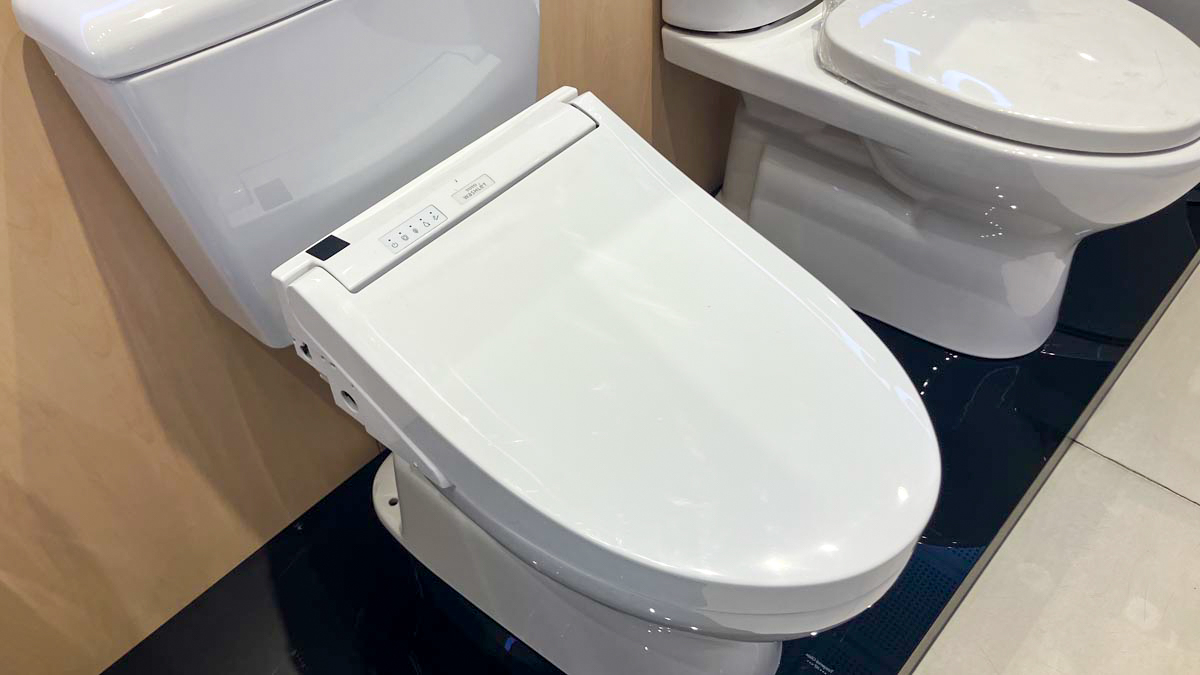 Nắp bồn cầu thông minh TOTO TCF24410AAA (W14) Washlet C5 - 2