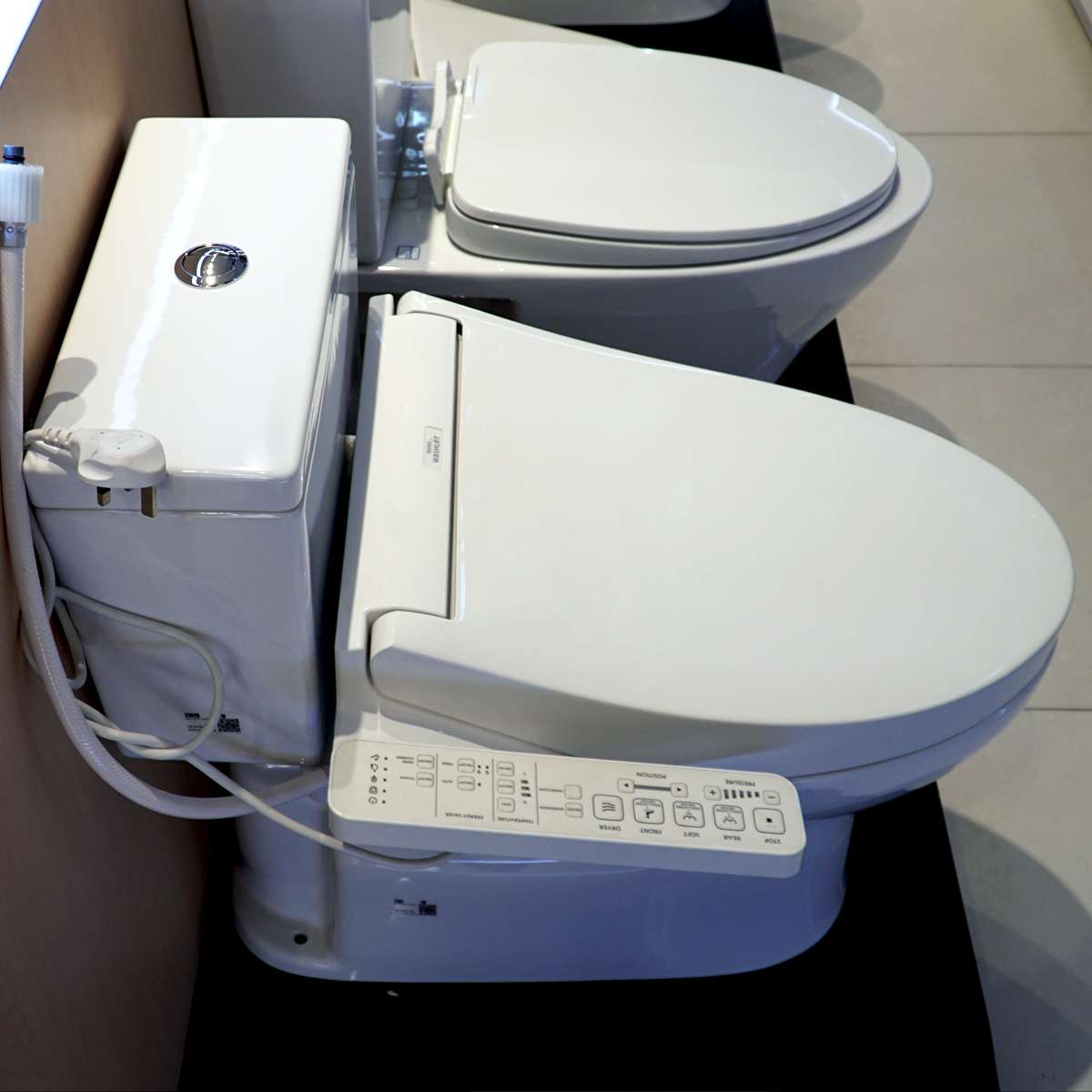 Bồn cầu TOTO CS302DW16 2 khối nắp điện tử Washlet C2 TCF23410AAA - 4