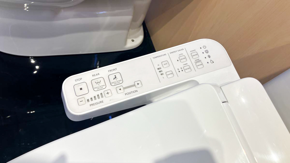 Bồn cầu TOTO CS326DW18 2 khối nắp điện tử TCF23710AAA Washlet C2 cơ bản - 9