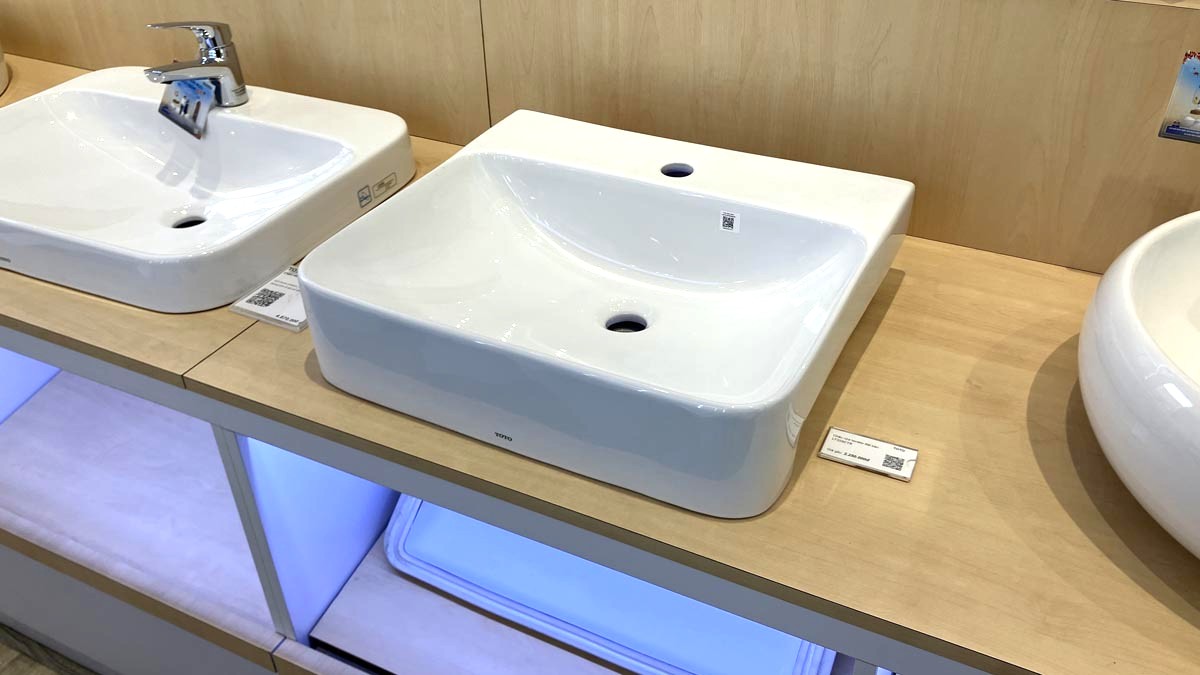 Chậu rửa mặt lavabo bán âm TOTO LW1315CBVN - 3