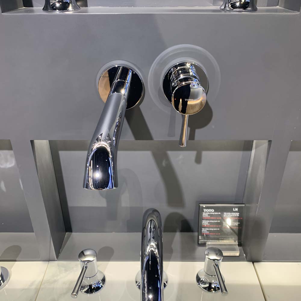 Vòi lavabo nóng lạnh gắn tường LN TOTO TLS02308B - 3