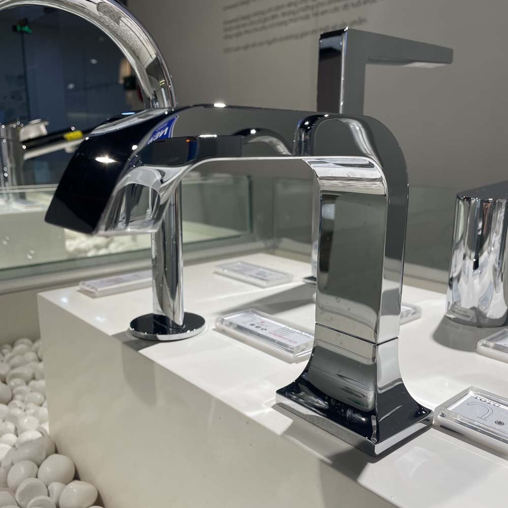 Vòi lavabo cảm ứng TOTO TLE21006A - 3