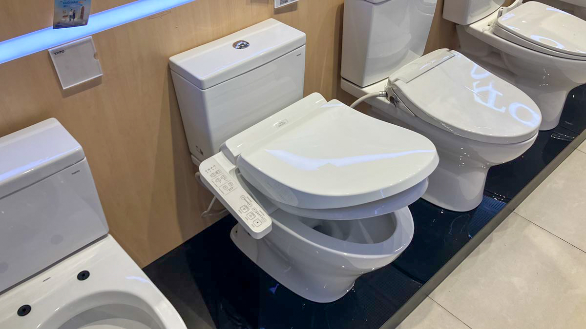 Bồn cầu TOTO CS326DW18 2 khối nắp điện tử TCF23710AAA Washlet C2 cơ bản - 12