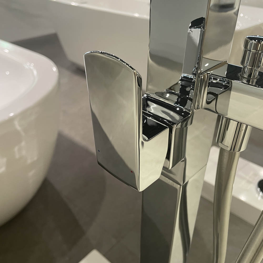 Vòi xả bồn tắm TOTO TBG02306BA TBN01105B đặt sàn nóng lạnh (kèm đế) - 9