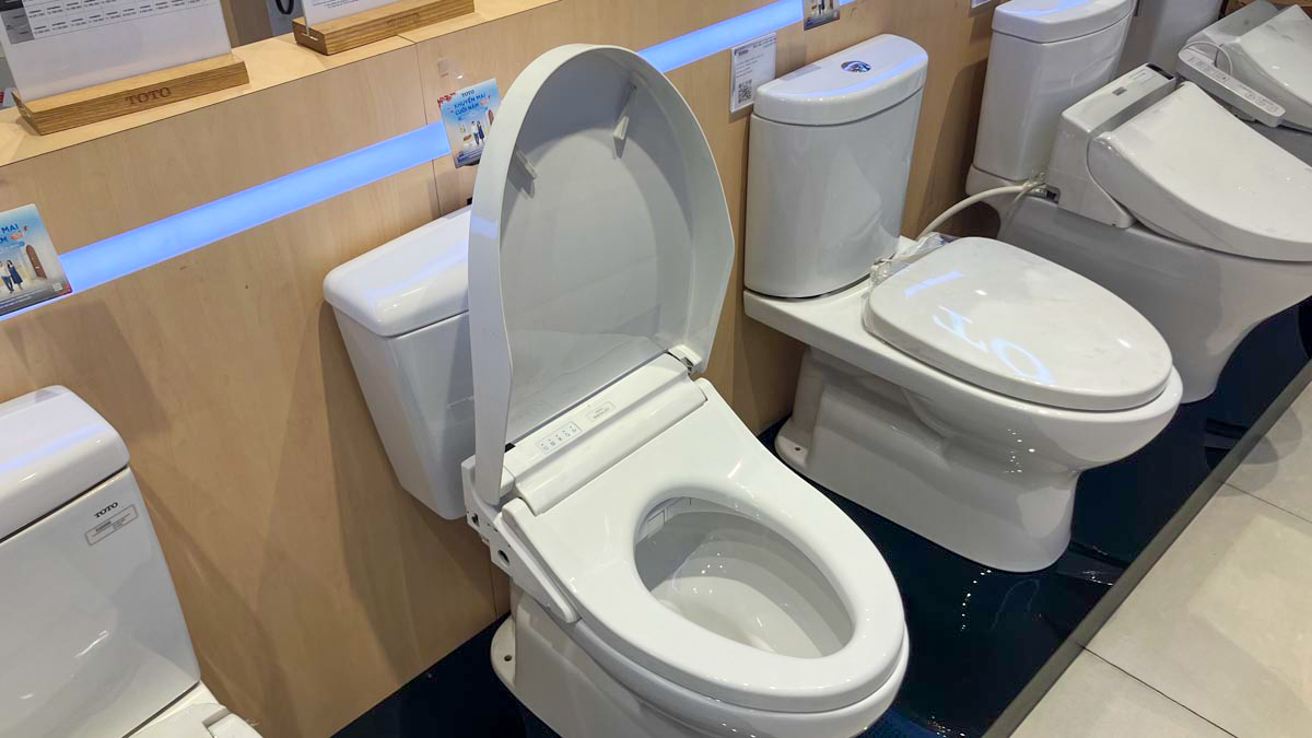 Nắp bồn cầu thông minh Washlet C5 TOTO TCF24460AAA (W15) dành cho bồn cầu giấu dây - 4