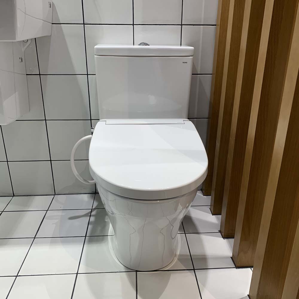 Bồn cầu TOTO CS326DE2 2 khối nắp rửa cơ TCW07S - 10