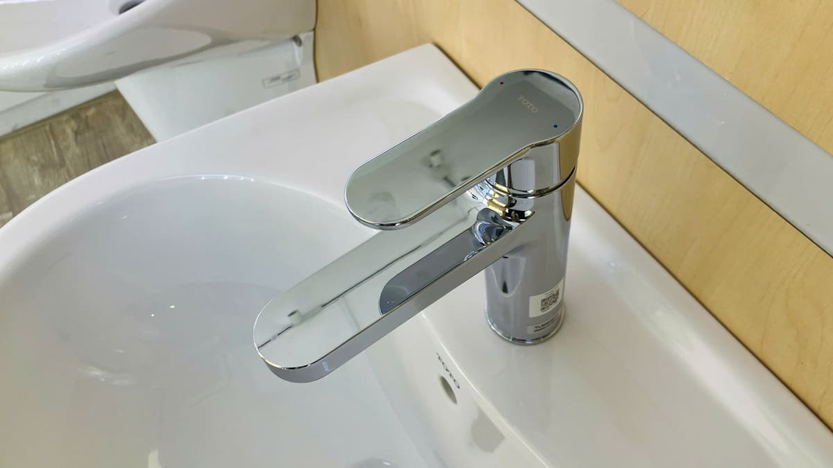 Vòi lavabo nóng lạnh TOTO TLS06301V - 5