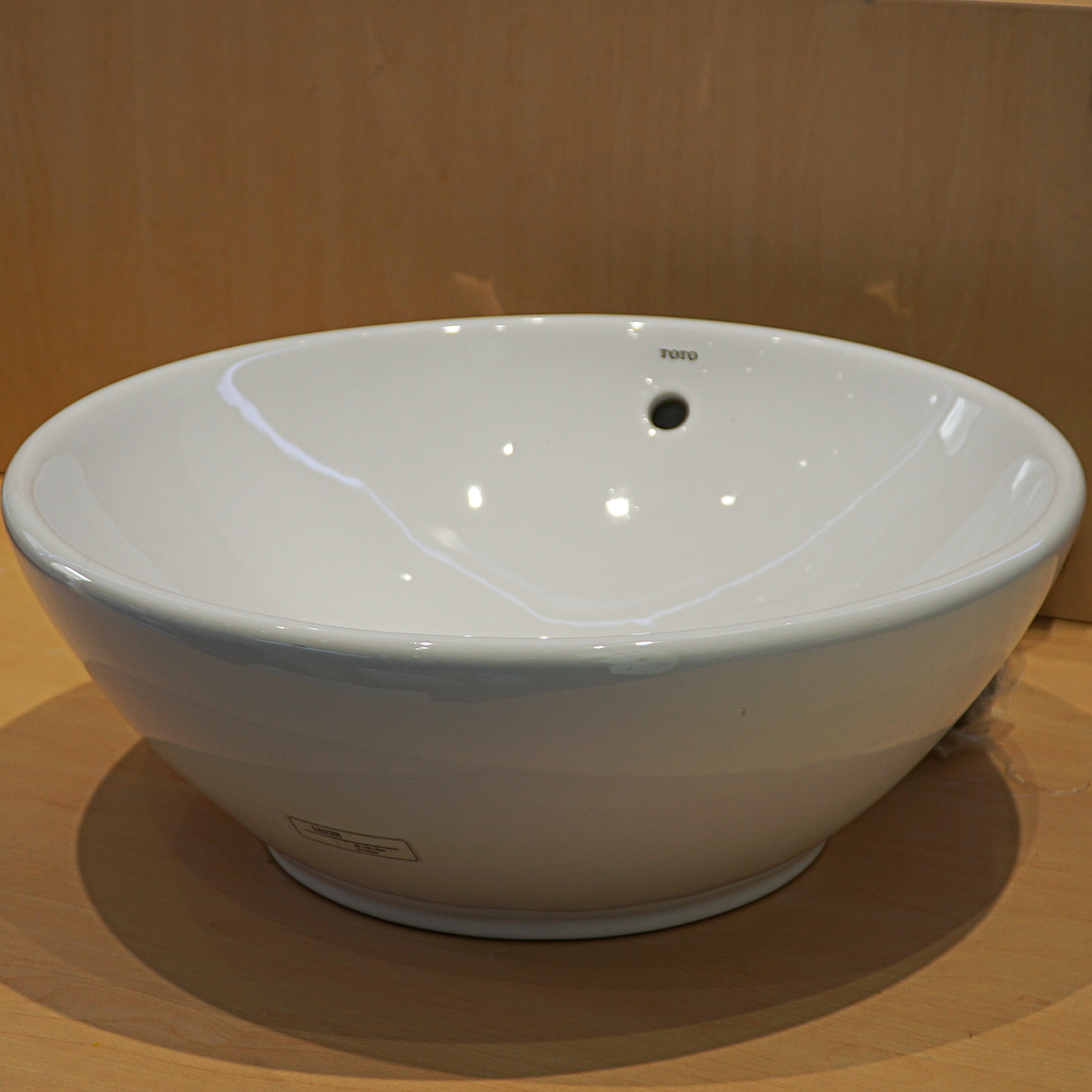 Chậu rửa lavabo đặt bàn TOTO LT523S - 2