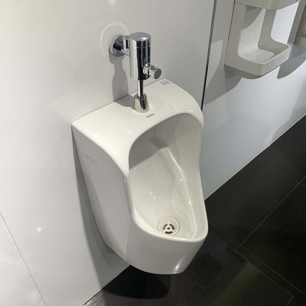 Bồn tiểu nam TOTO UT557T treo tường - 2