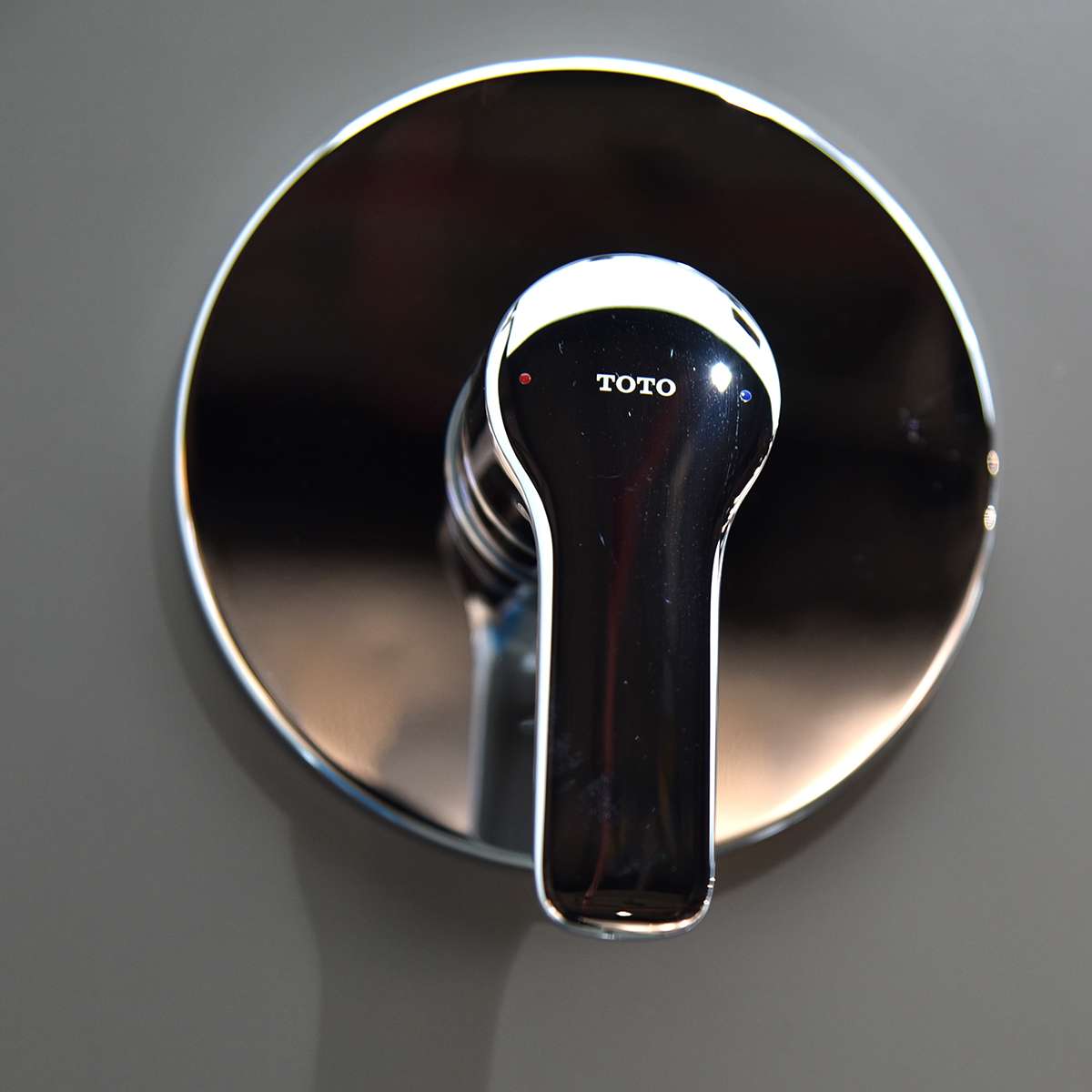 Van gật gù điều chỉnh nóng lạnh TOTO TBG03303BA kèm phụ kiện âm tường TBN01001B - 3