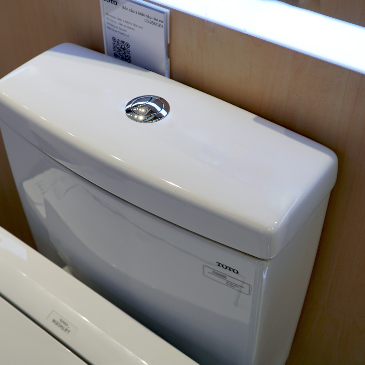 Bồn cầu TOTO CS320DRW16 2 khối nắp điện tử Washlet C2 TCF23410AAA - 5