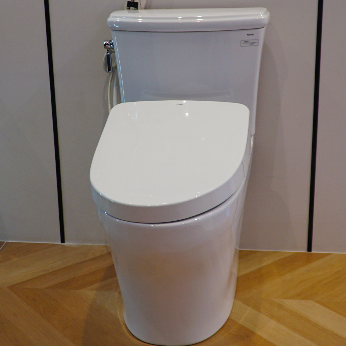 Bồn cầu TOTO CS986GW11 2 khối nắp điện tử Washlet S7 TCF4911Z - 3