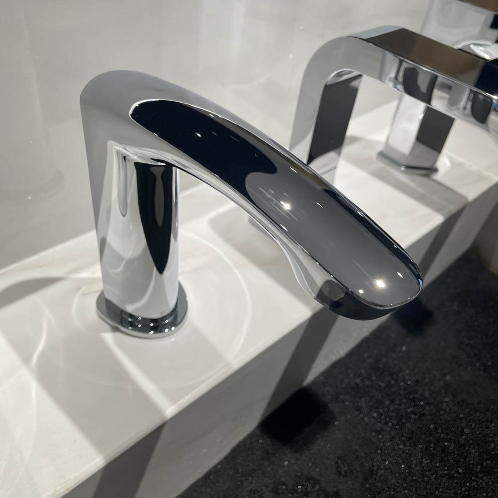 Vòi lavabo cảm ứng TOTO TLE22006A - 11