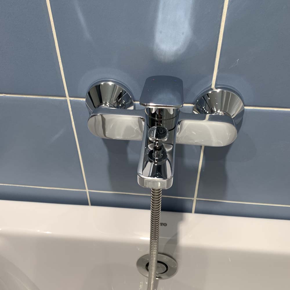Củ sen tắm nóng lạnh Rei-S TOTO TTMR302V - 3