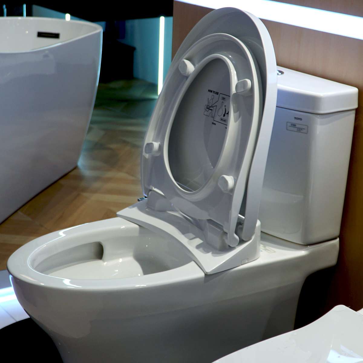 Bồn cầu 2 khối TOTO CS769DRT2 nắp đóng êm TC393VS - 9