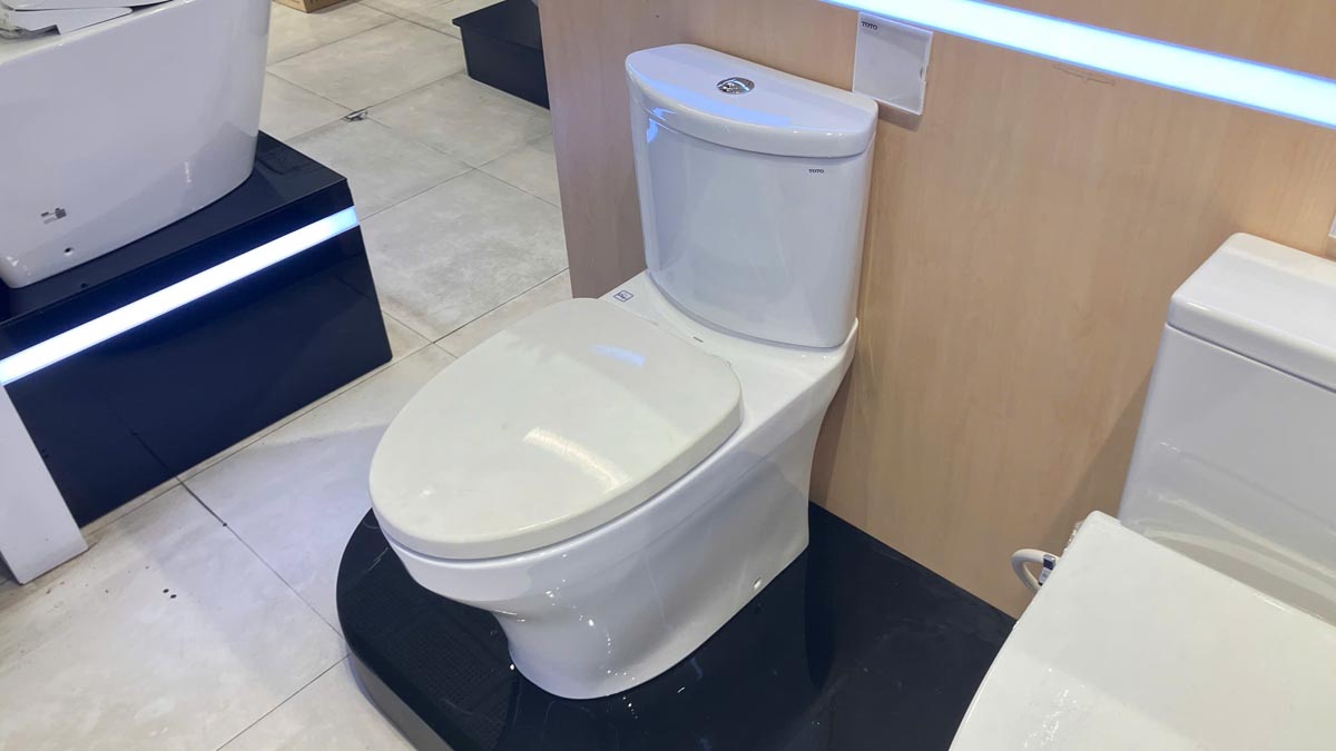 Bồn cầu 2 khối TOTO CS838DT3 nắp đóng êm TC385VS - 4