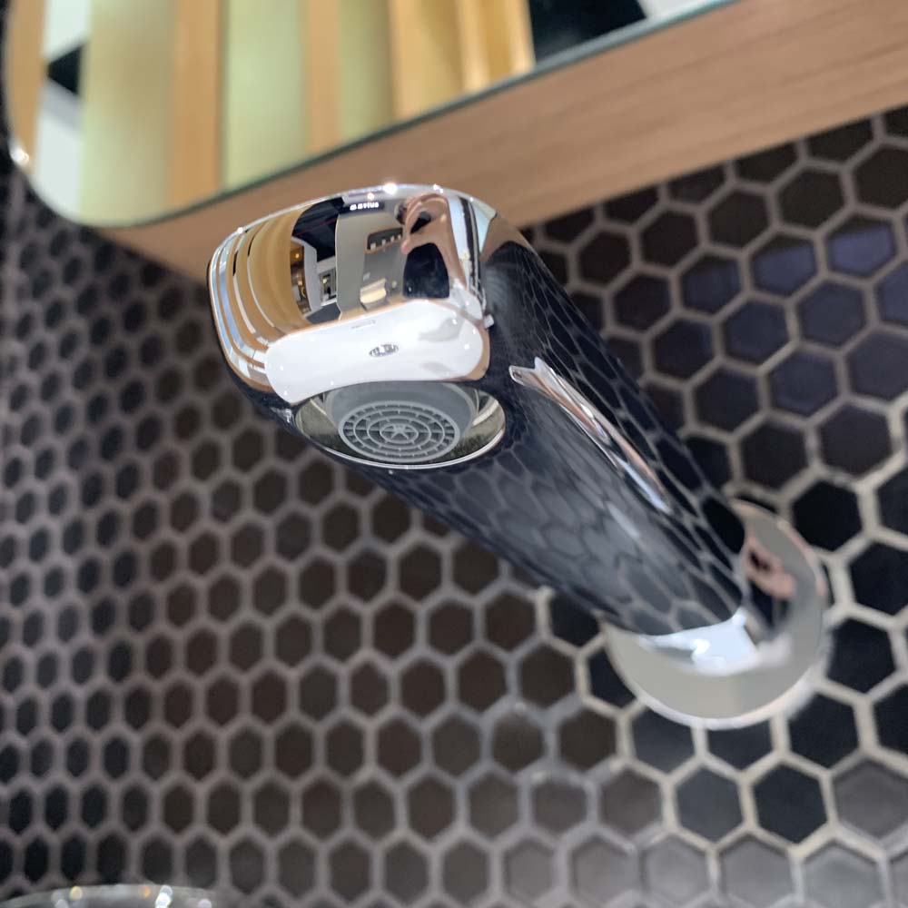 Vòi lavabo nóng lạnh gắn tường GS TOTO TLG03308BB (TLG03308B) - 7